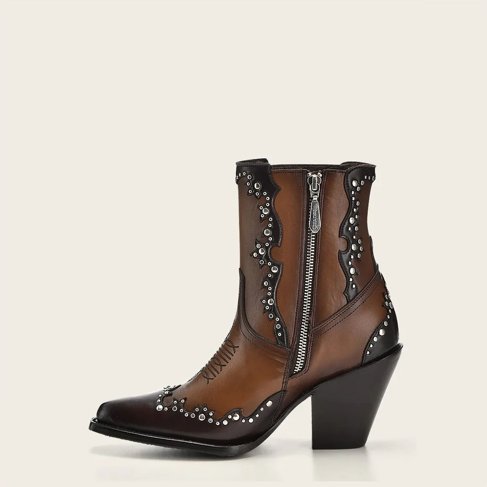Ankle western style with studs brown bootie