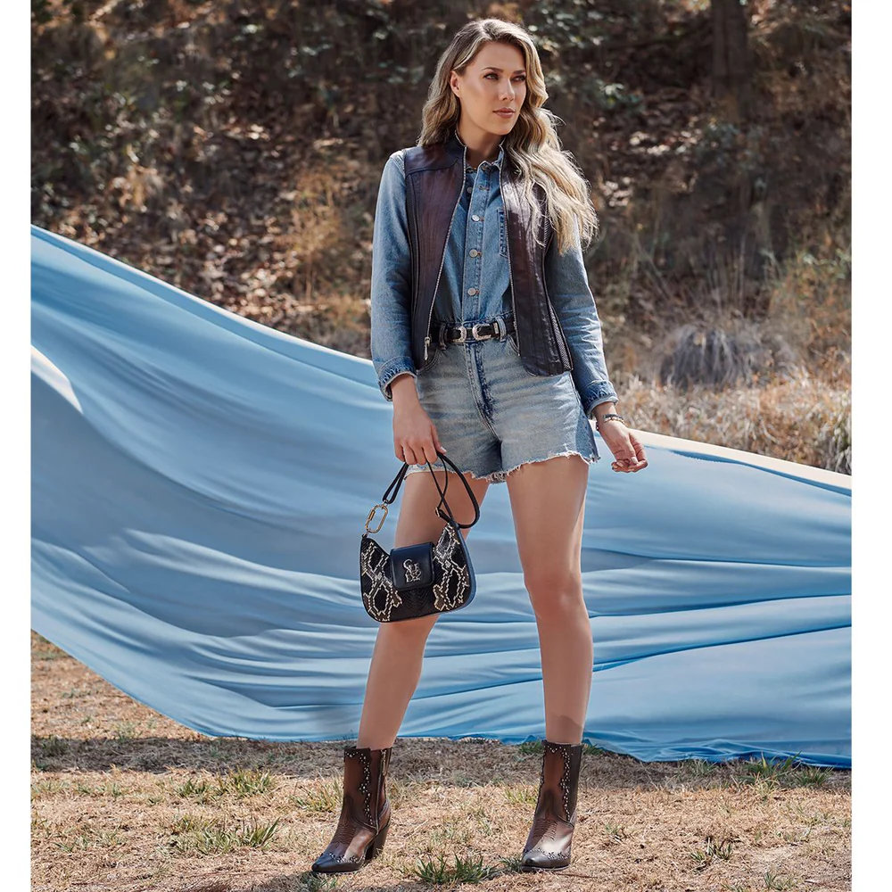 Ankle western style with studs brown bootie