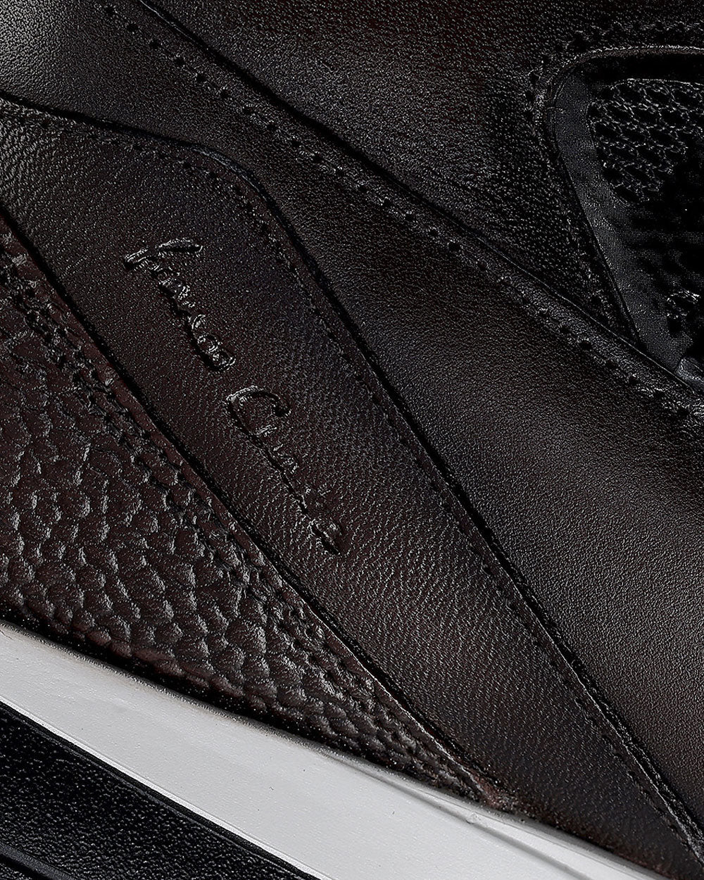 Sneakers dark brown weightless sole exotic leather