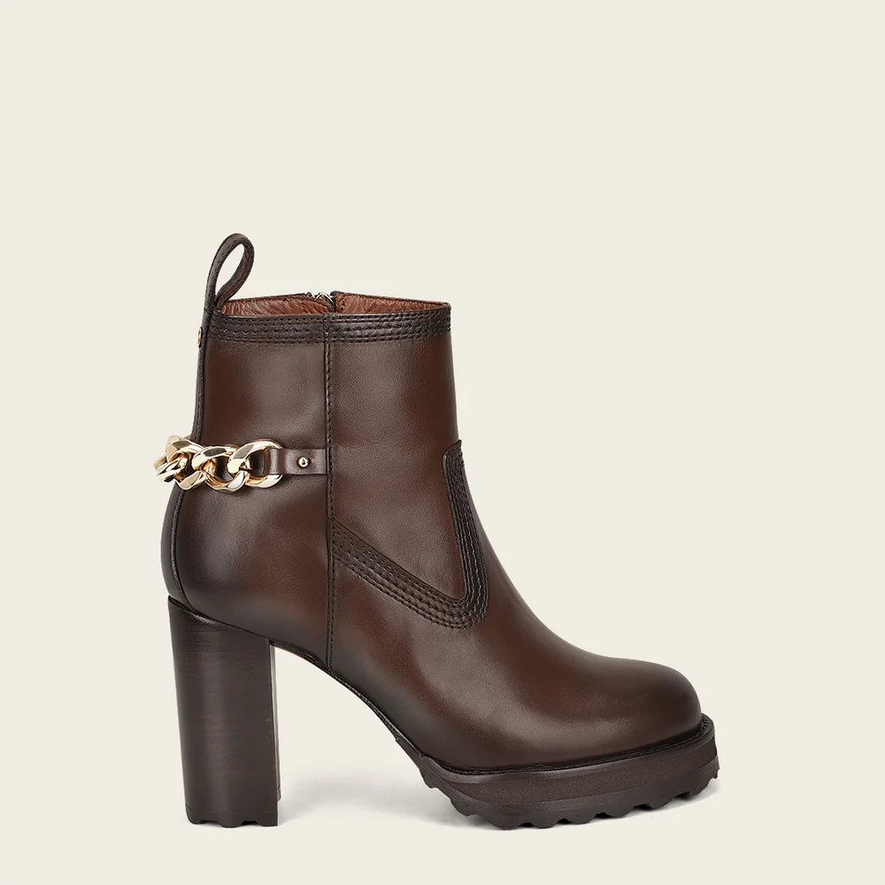 Ankle with decorative chain brown bootie