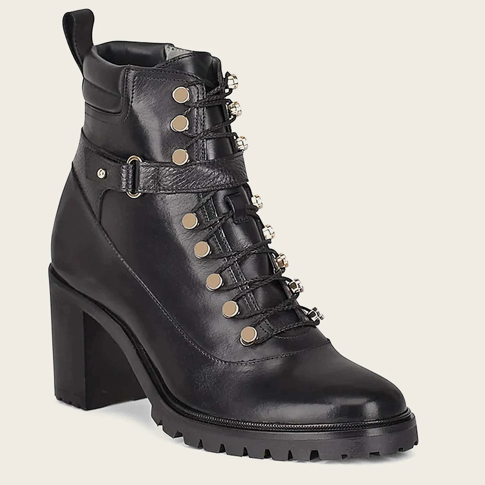 Ankle high heel black bootie