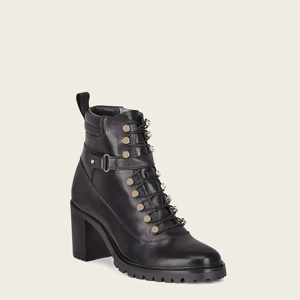 Ankle high heel black bootie