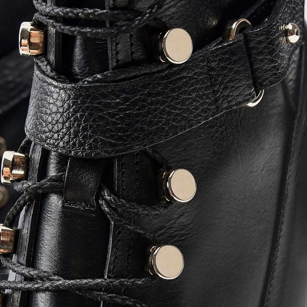 Ankle high heel black bootie